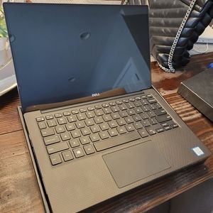 Dell XPS 13 9360 Laptop